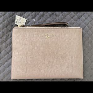Michael Kors Jet Set Wristlet